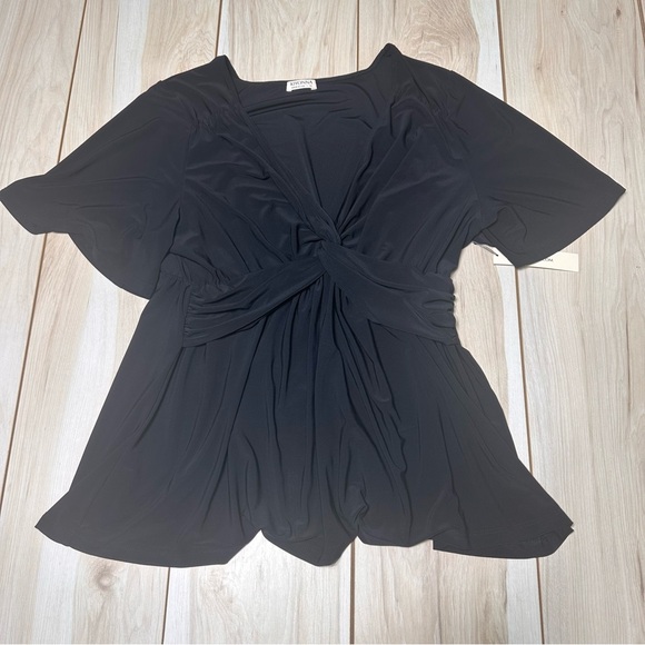 Kiyonna Top Women's Plus Size 1X Black Twist Front V Neck Stretch Made in USA - Picture 1 of 10